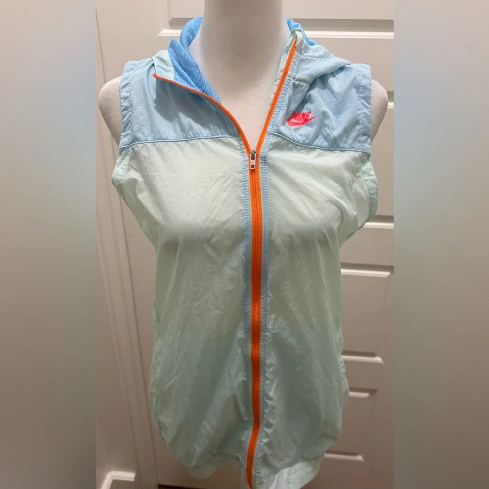 NWT. Nike. Girl’s Flight Weight Vest. Fiberglass/Lakeside. Size XL.